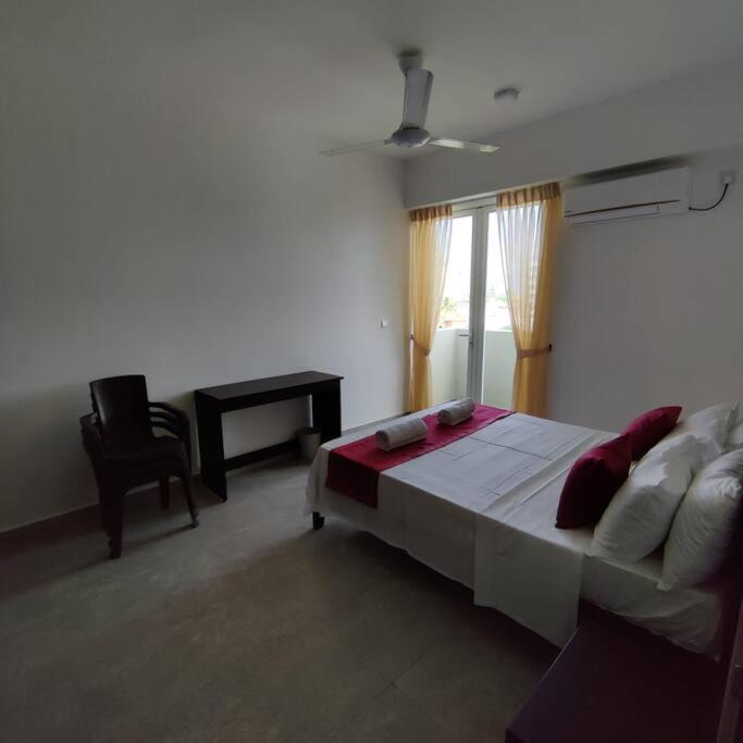 Modern Apartment In Close Proximity To The Beach Colombo Luaran gambar