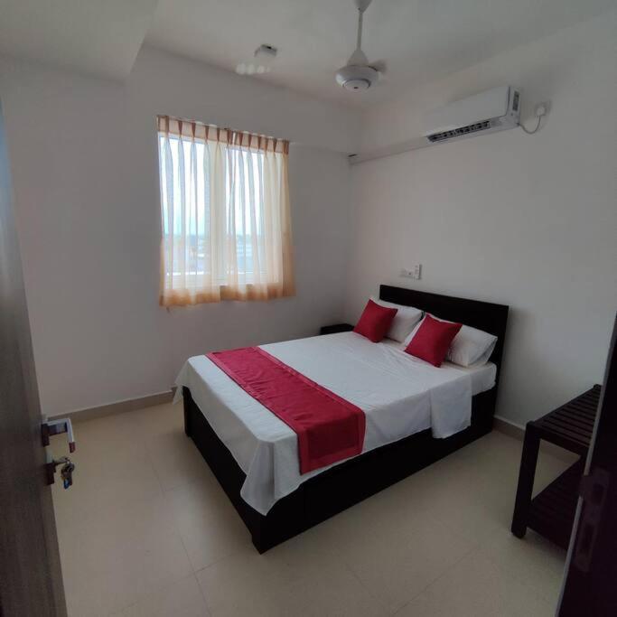 Modern Apartment In Close Proximity To The Beach Colombo Luaran gambar